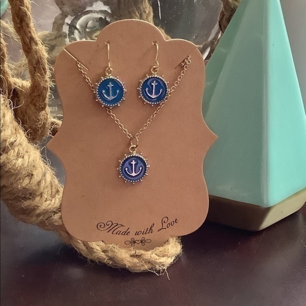 Necklace and earring set